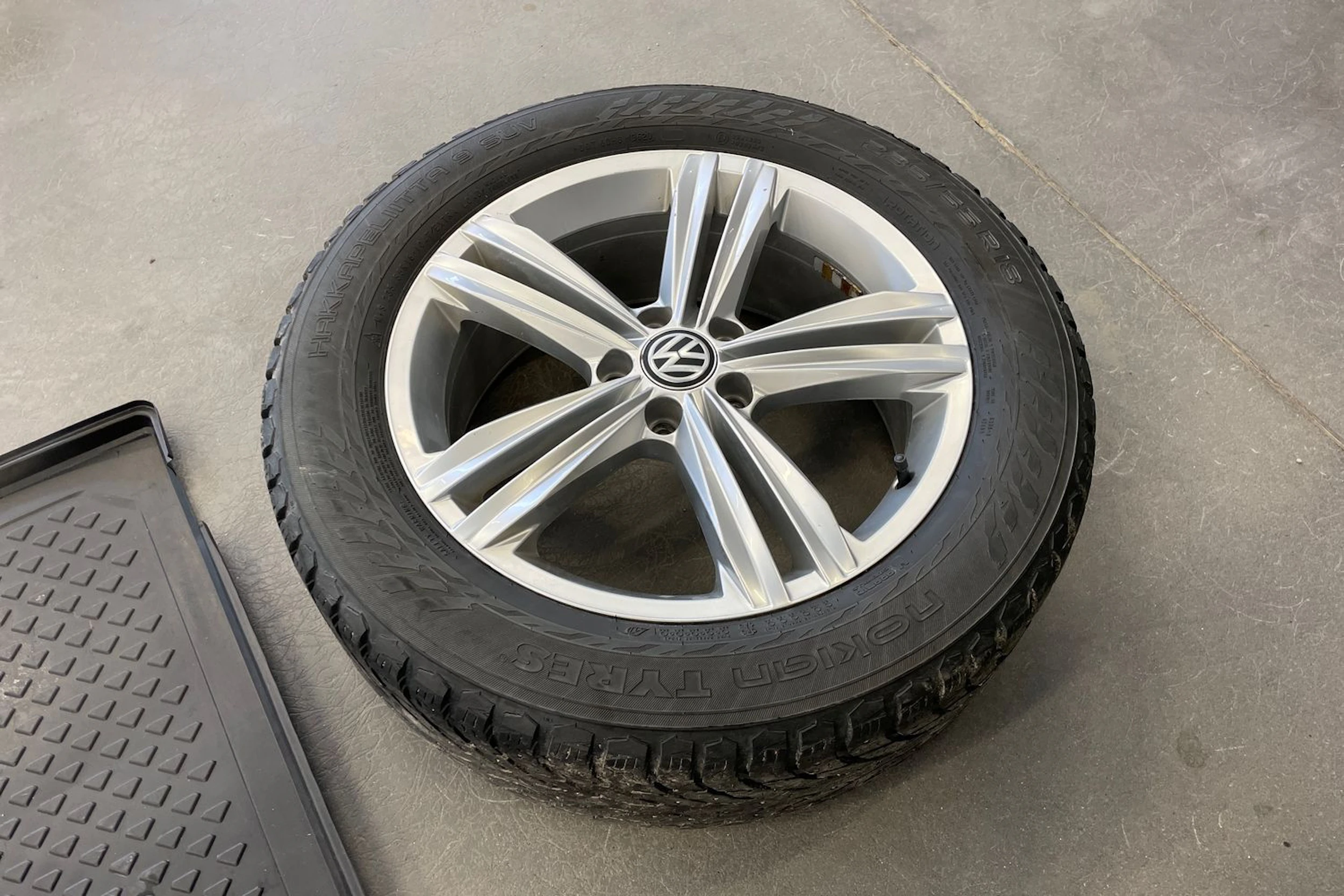 Harmaa Volkswagen Tiguan Allspace 2020 kuva 13.
