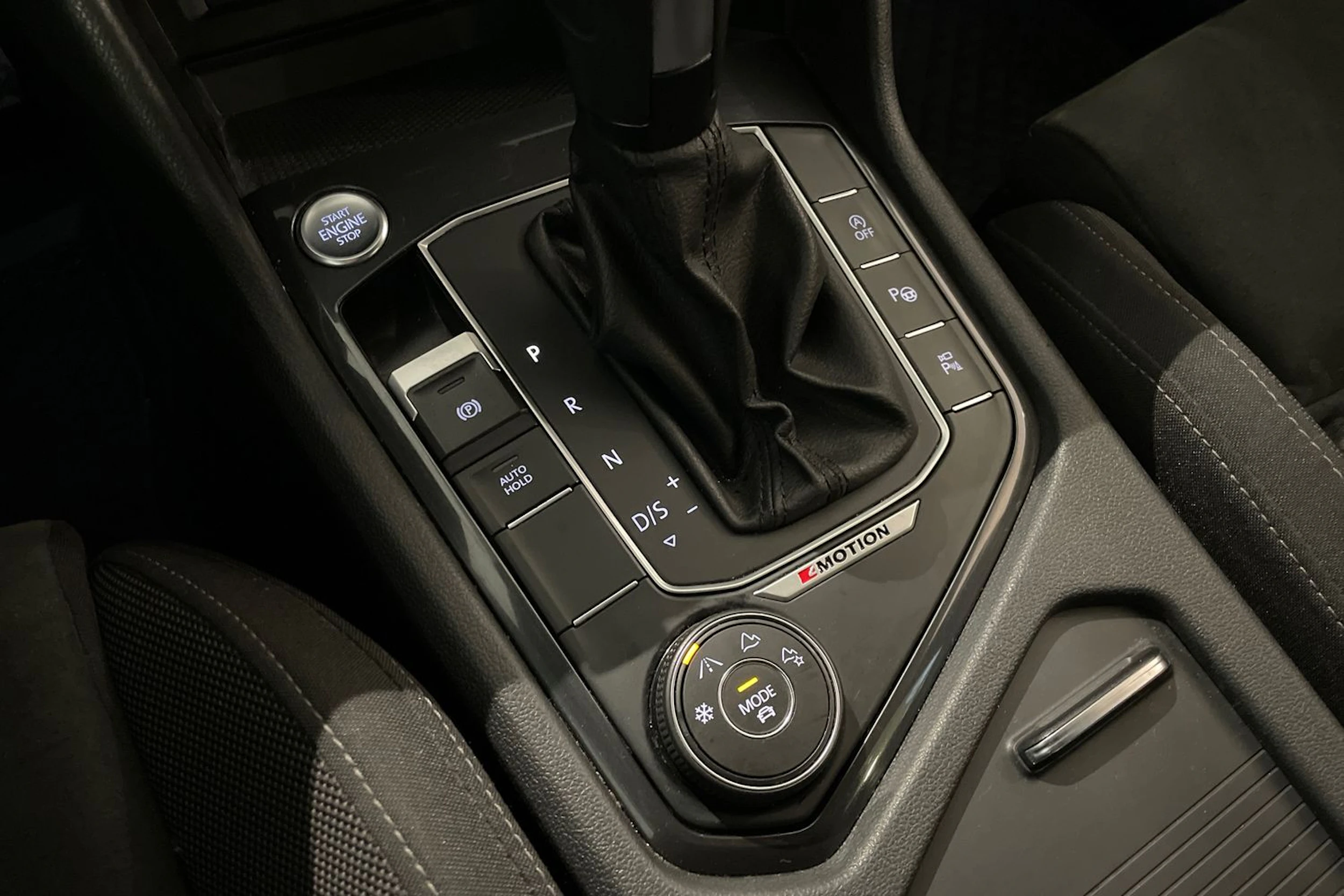 Harmaa Volkswagen Tiguan Allspace 2020 kuva 17.