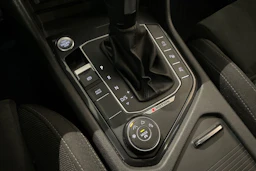 Harmaa Volkswagen Tiguan Allspace 2020 kuva 17.