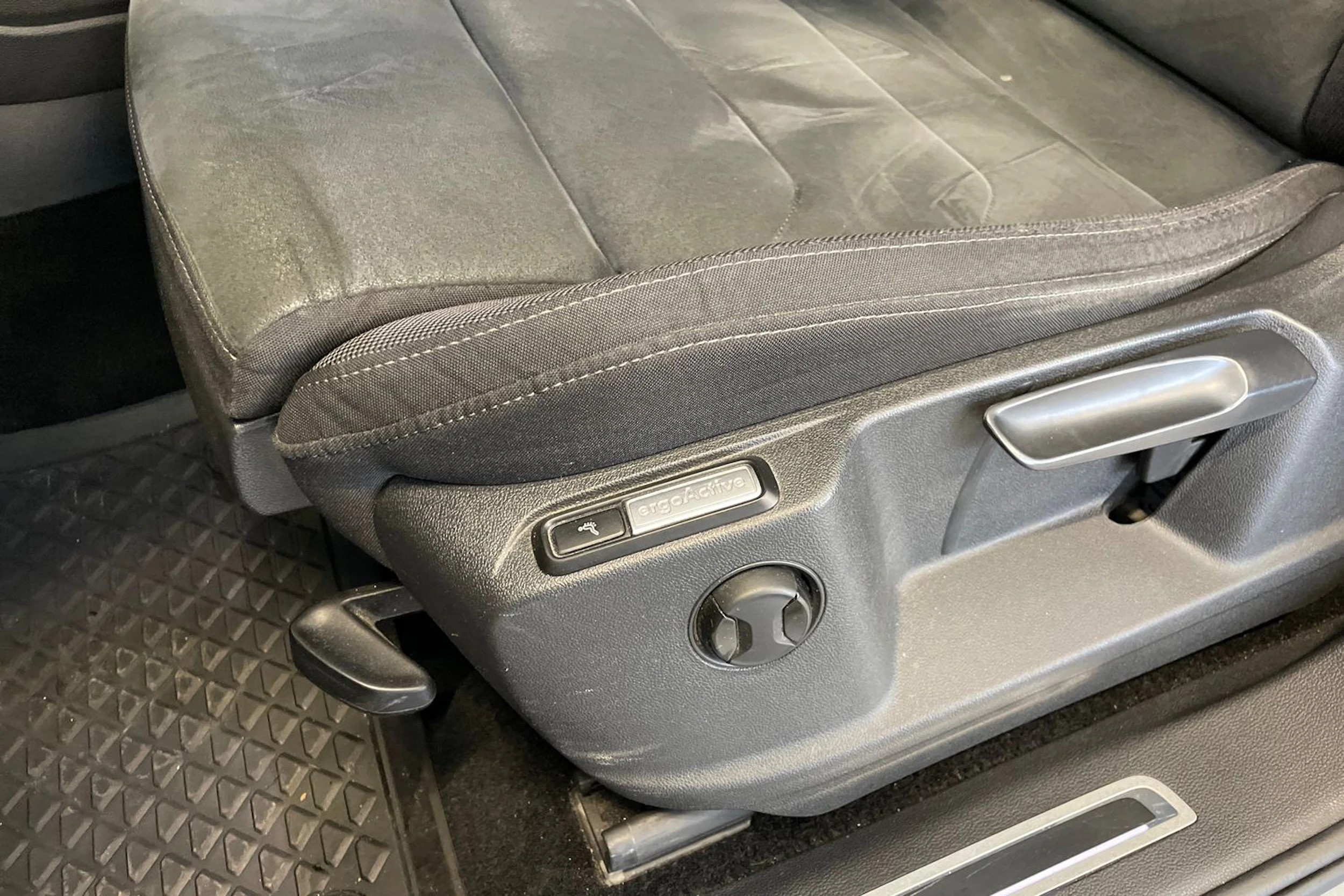 Harmaa Volkswagen Tiguan Allspace 2020 kuva 28.