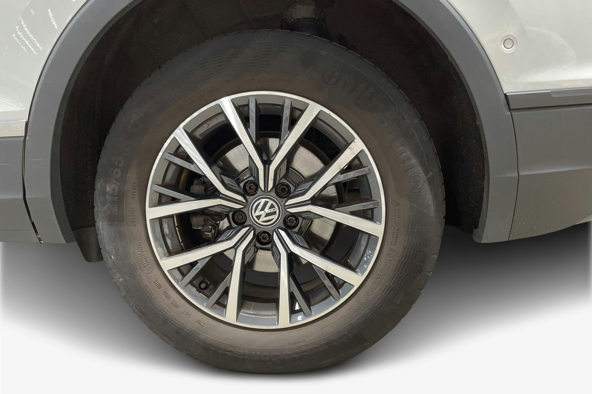 valkoinen Volkswagen Tiguan Allspace 2020 kuva 9.
