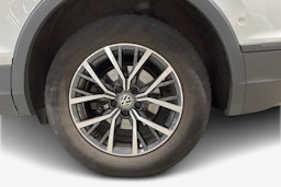 valkoinen Volkswagen Tiguan Allspace 2020 kuva 9.