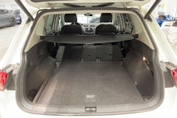 valkoinen Volkswagen Tiguan Allspace 2020 kuva 12.