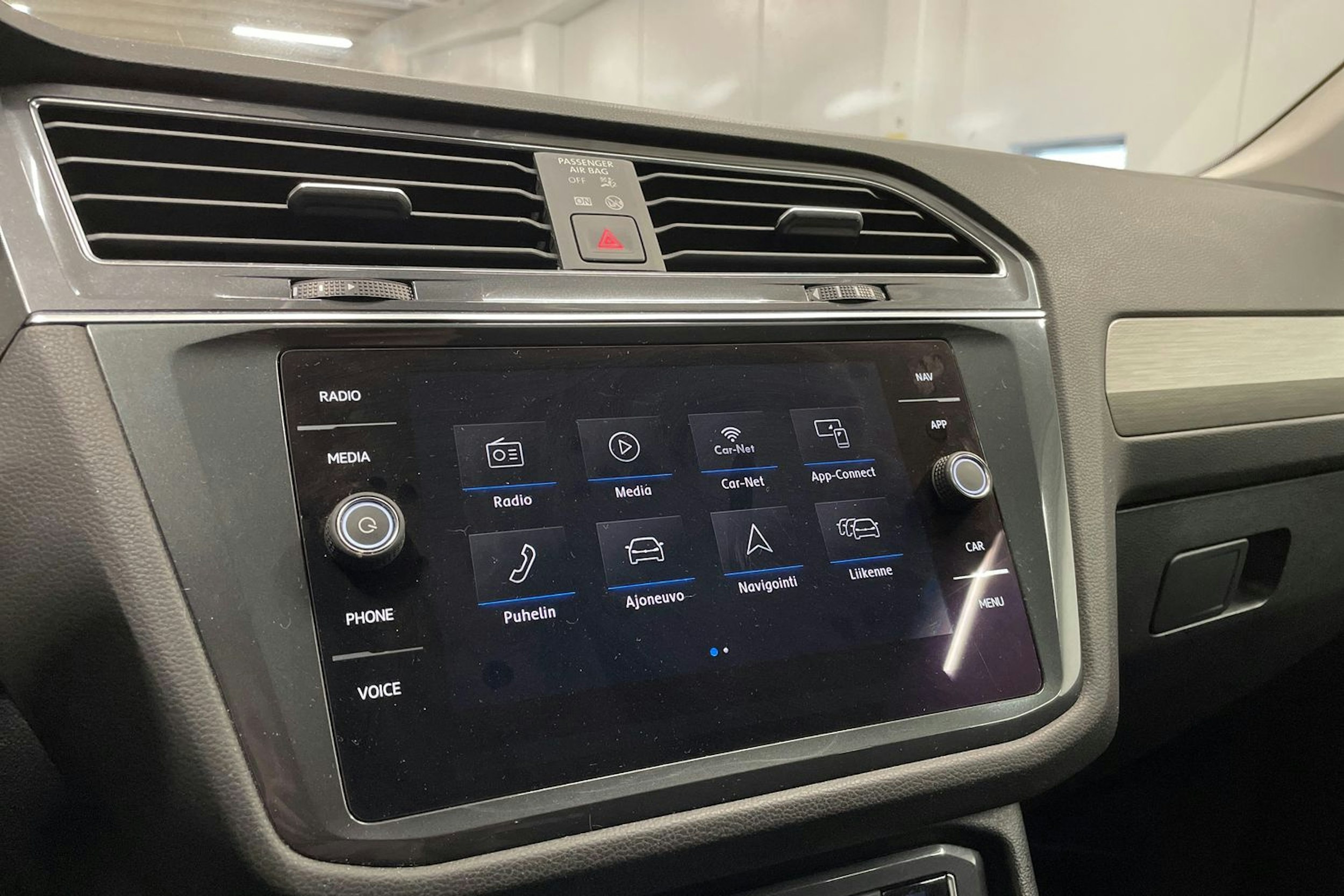 valkoinen Volkswagen Tiguan Allspace 2020 kuva 14.