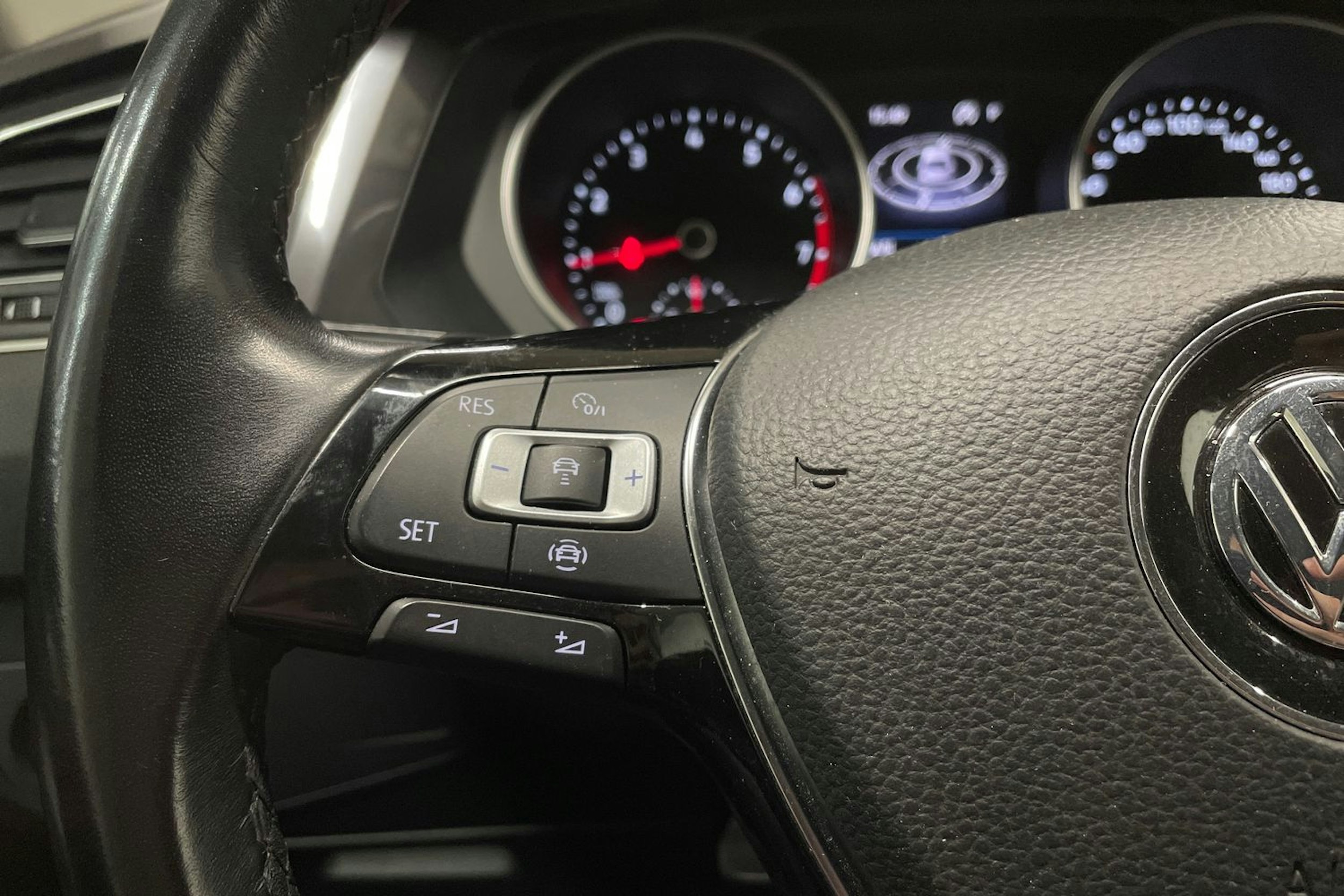 valkoinen Volkswagen Tiguan Allspace 2020 kuva 20.