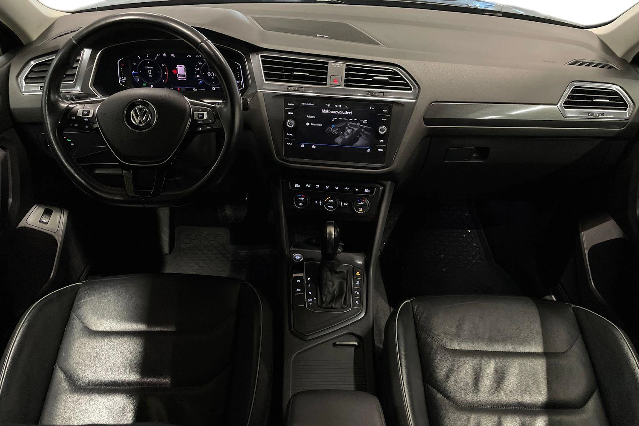 musta Volkswagen Tiguan Allspace 2020 kuva 9.
