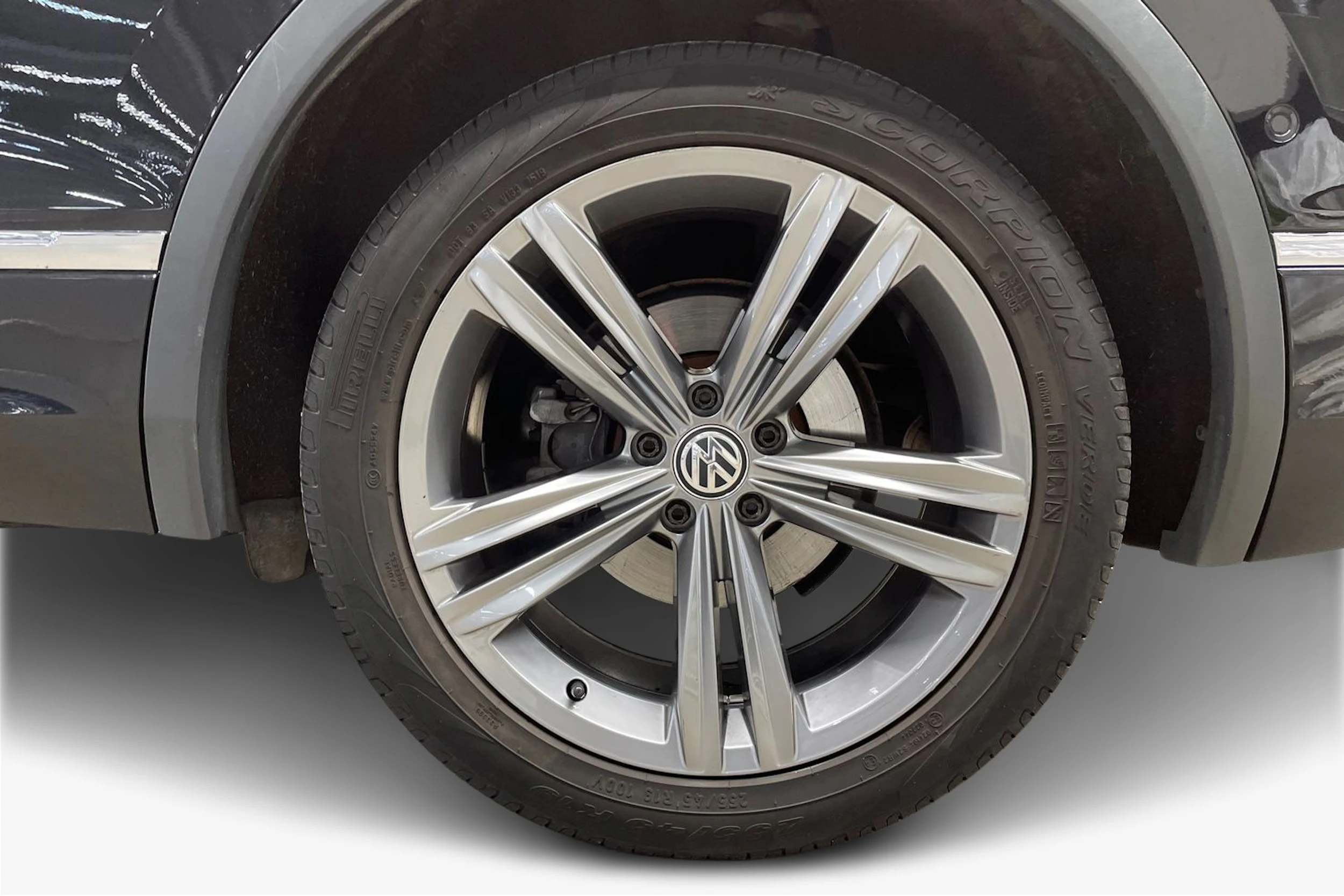 musta Volkswagen Tiguan Allspace 2020 kuva 12.