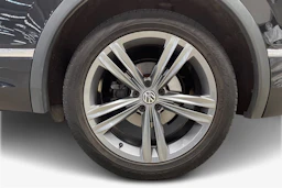 musta Volkswagen Tiguan Allspace 2020 kuva 12.