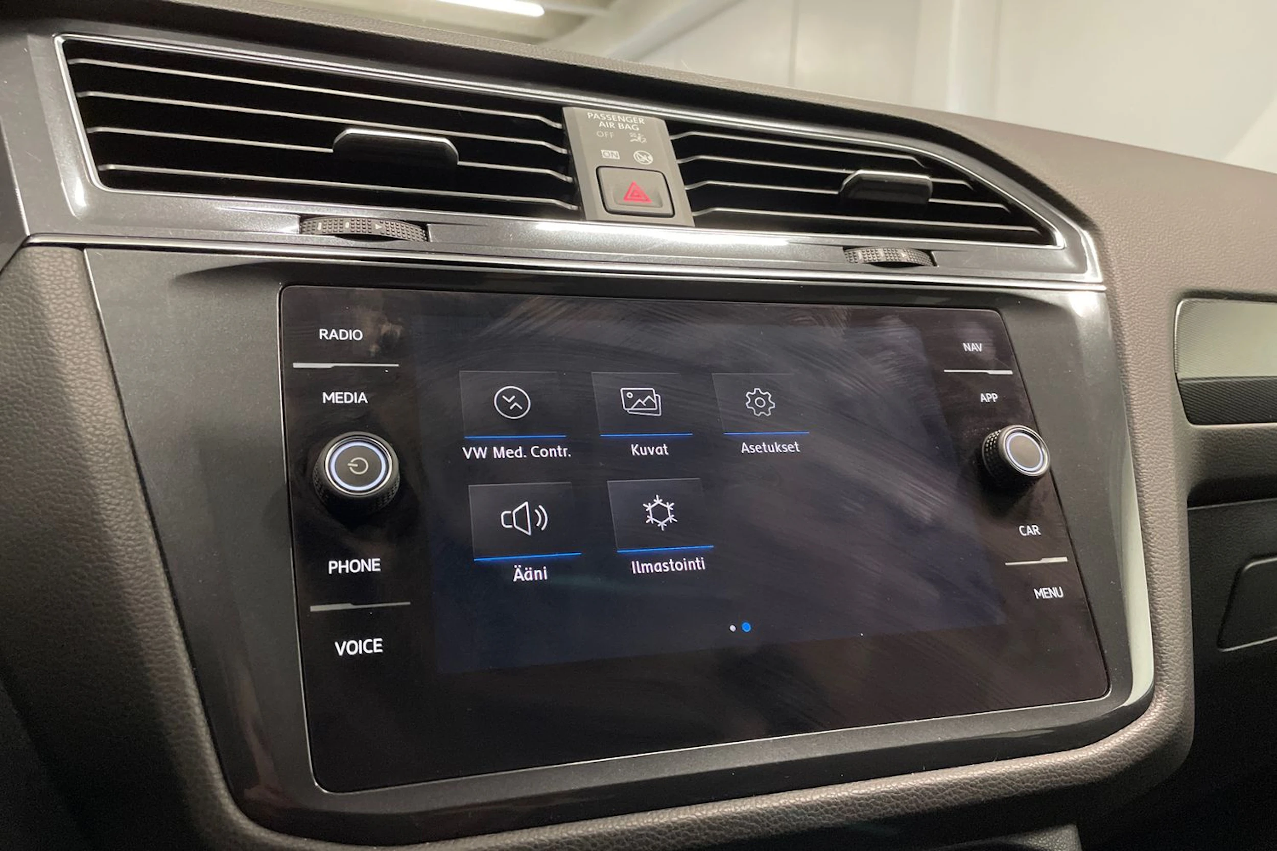 musta Volkswagen Tiguan Allspace 2020 kuva 21.