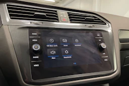 musta Volkswagen Tiguan Allspace 2020 kuva 21.