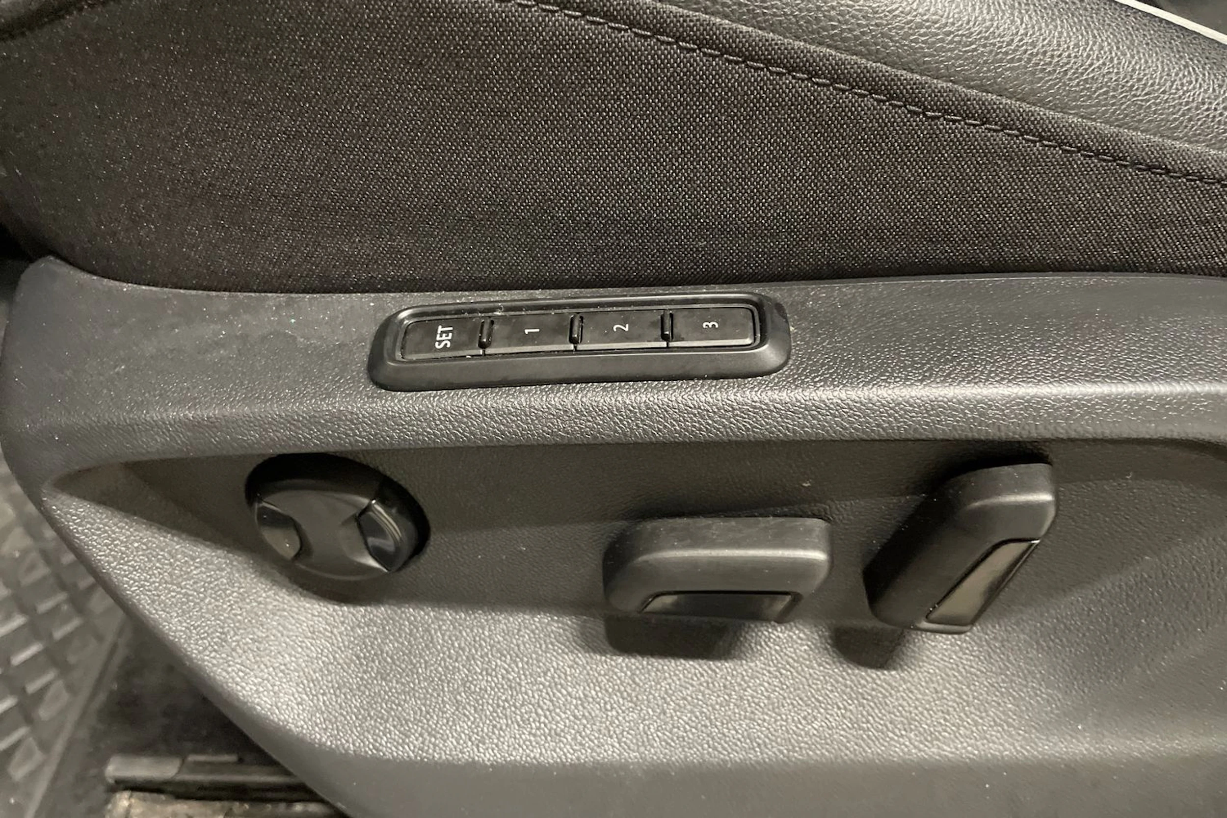 musta Volkswagen Tiguan Allspace 2020 kuva 29.