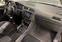 musta Volkswagen Tiguan Allspace 2020 kuva 32.