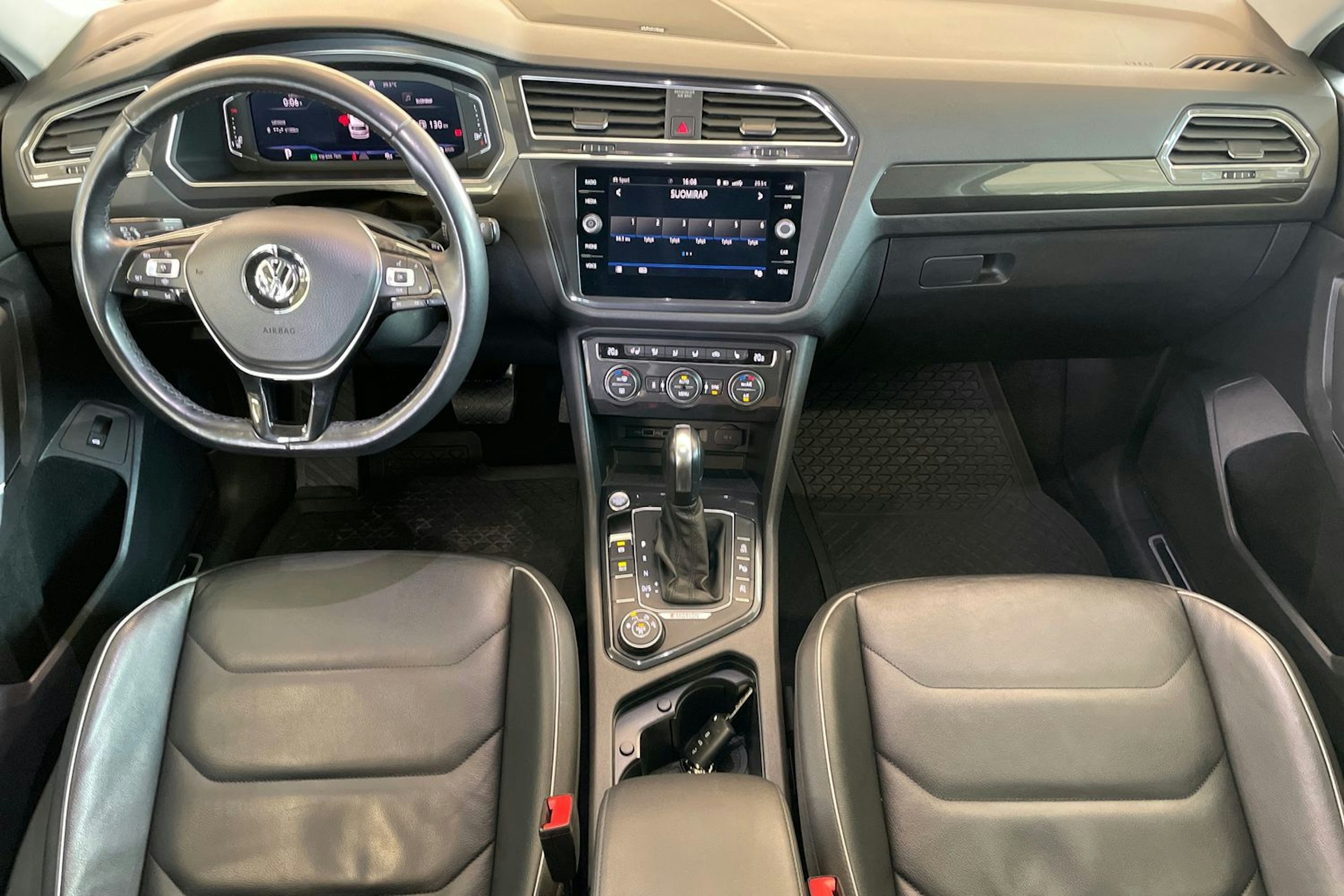 musta Volkswagen Tiguan Allspace 2020 kuva 9.