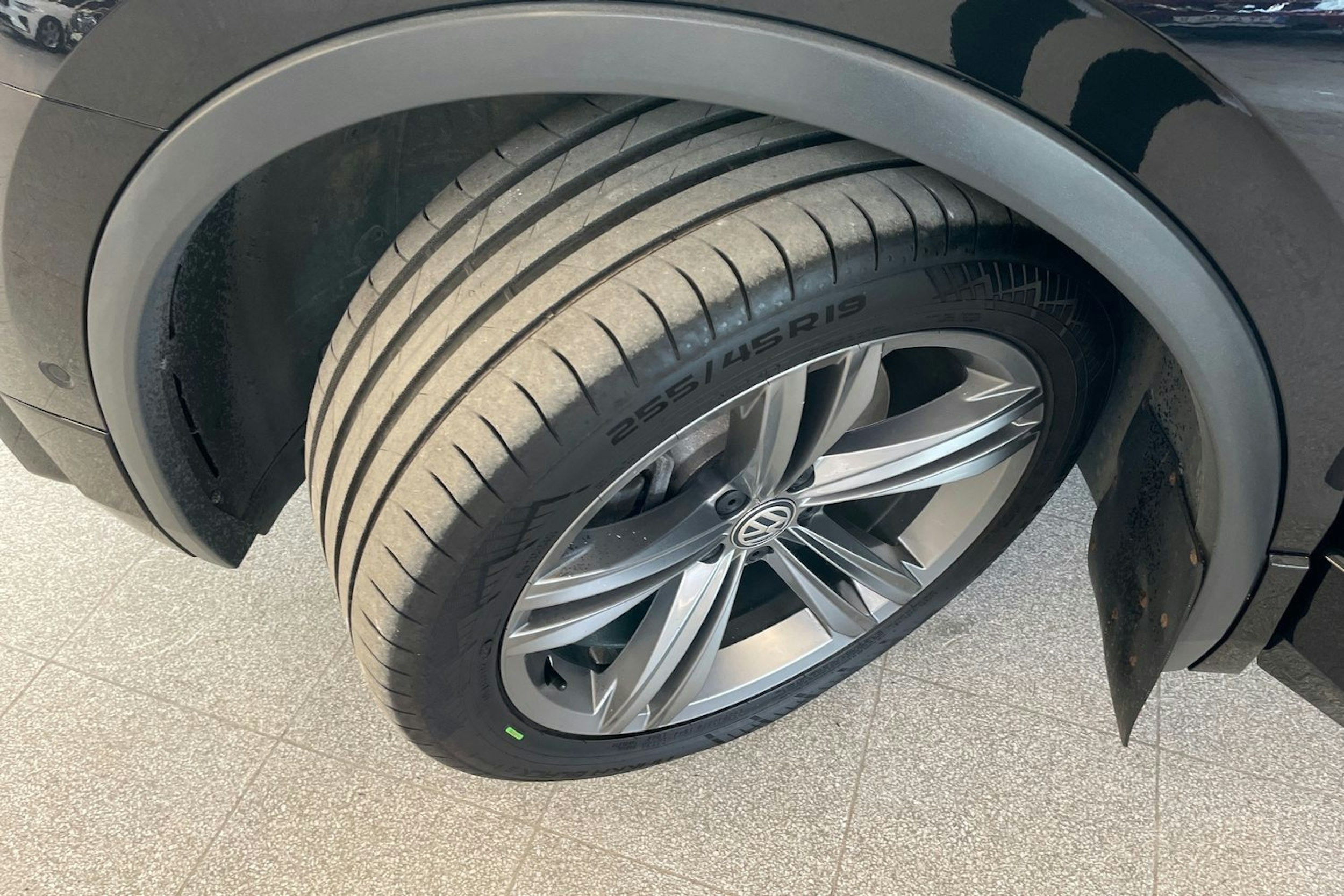 musta Volkswagen Tiguan Allspace 2020 kuva 13.