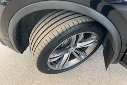 musta Volkswagen Tiguan Allspace 2020 kuva 13.