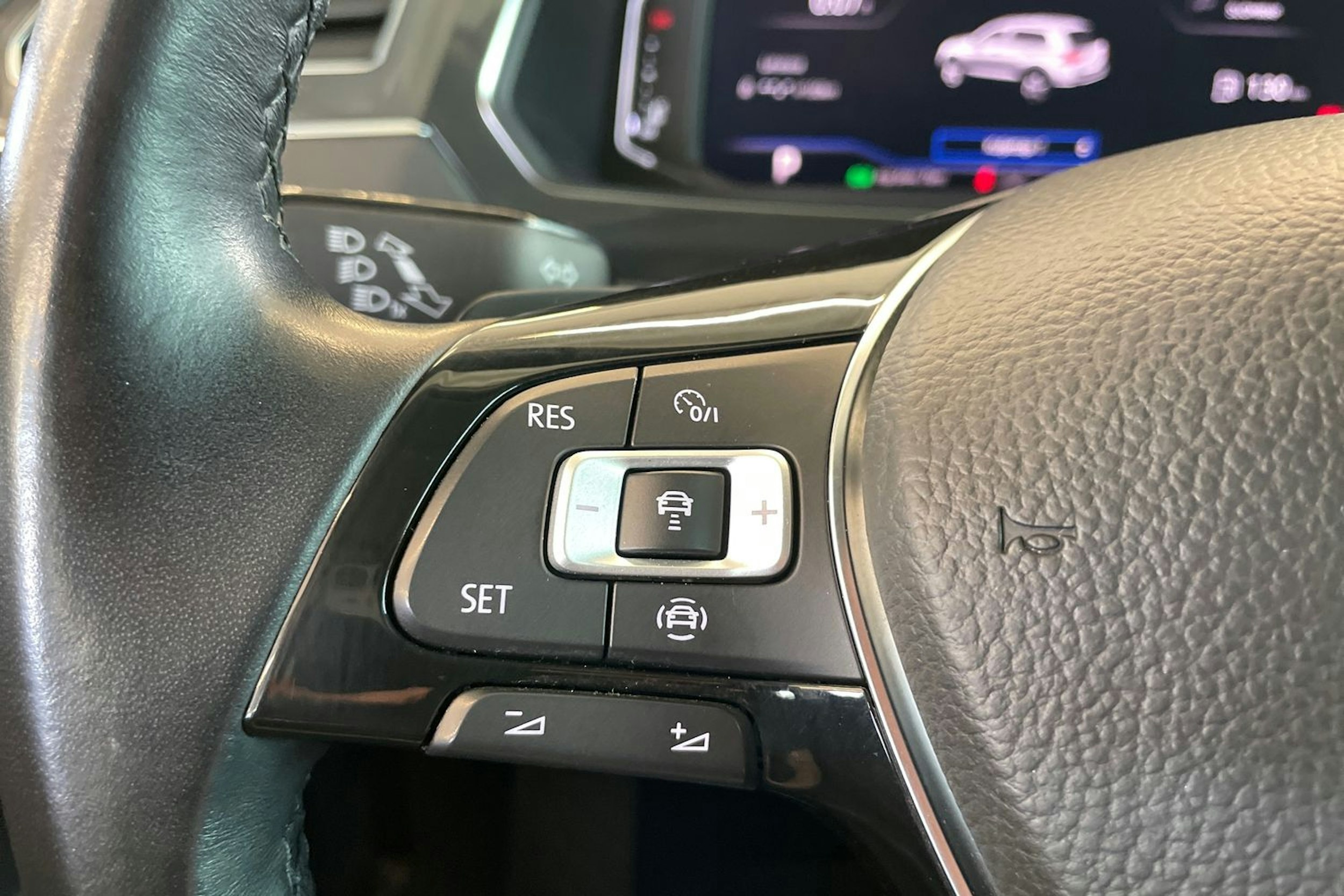 musta Volkswagen Tiguan Allspace 2020 kuva 14.