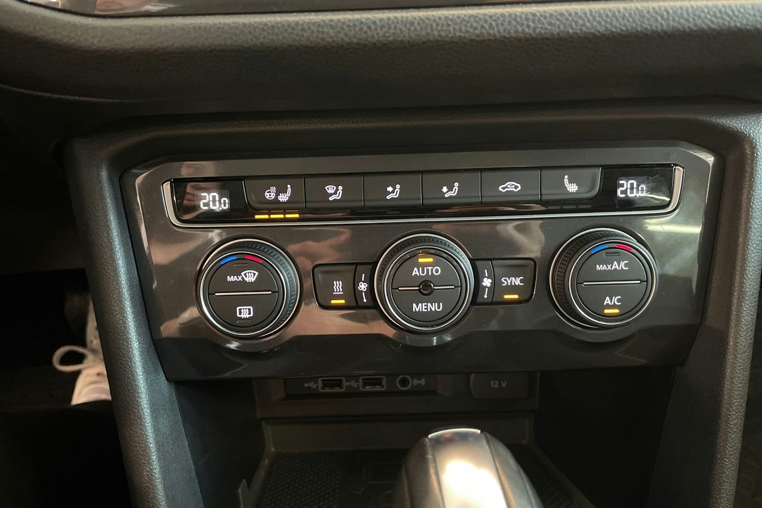 musta Volkswagen Tiguan Allspace 2020 kuva 24.