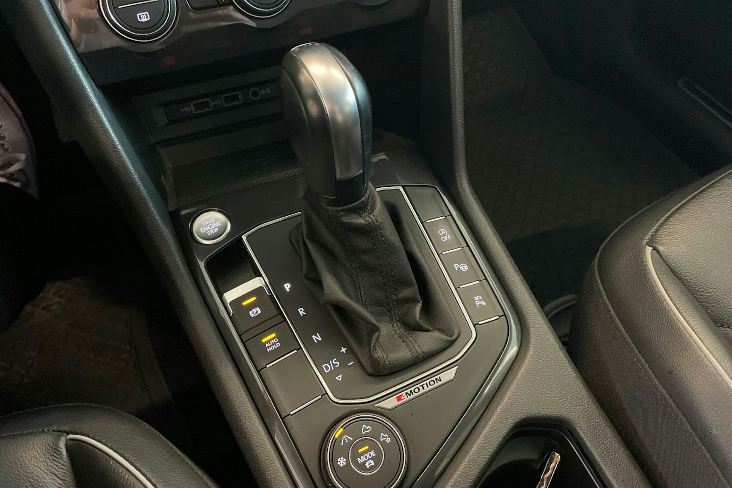 musta Volkswagen Tiguan Allspace 2020 kuva 25.