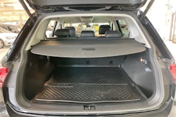 musta Volkswagen Tiguan Allspace 2020 kuva 34.