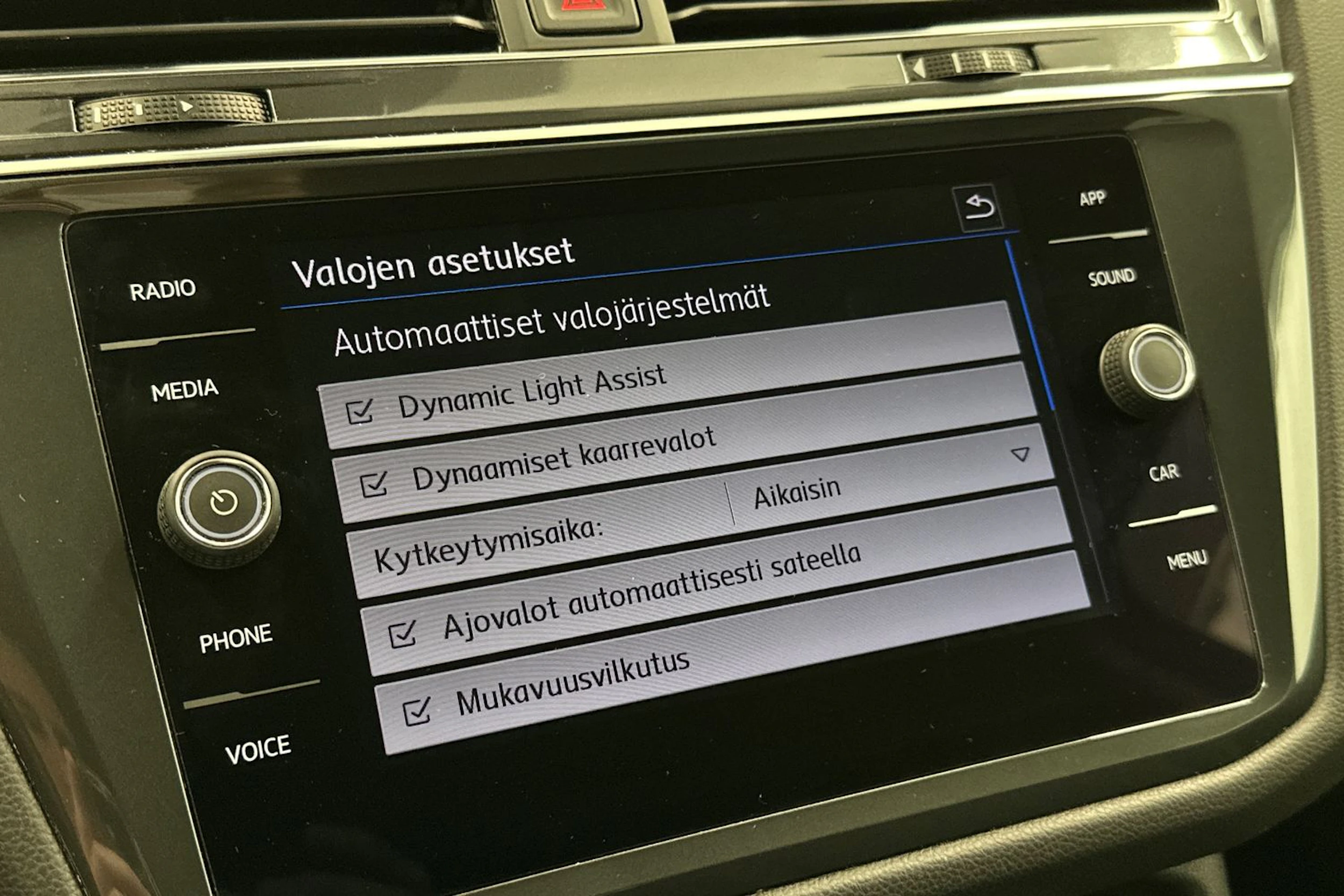 sininen Volkswagen Tiguan Allspace 2020 kuva 18.