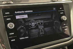 sininen Volkswagen Tiguan Allspace 2020 kuva 19.