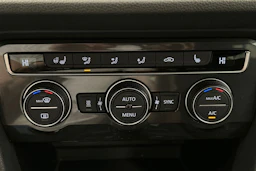 sininen Volkswagen Tiguan Allspace 2020 kuva 22.
