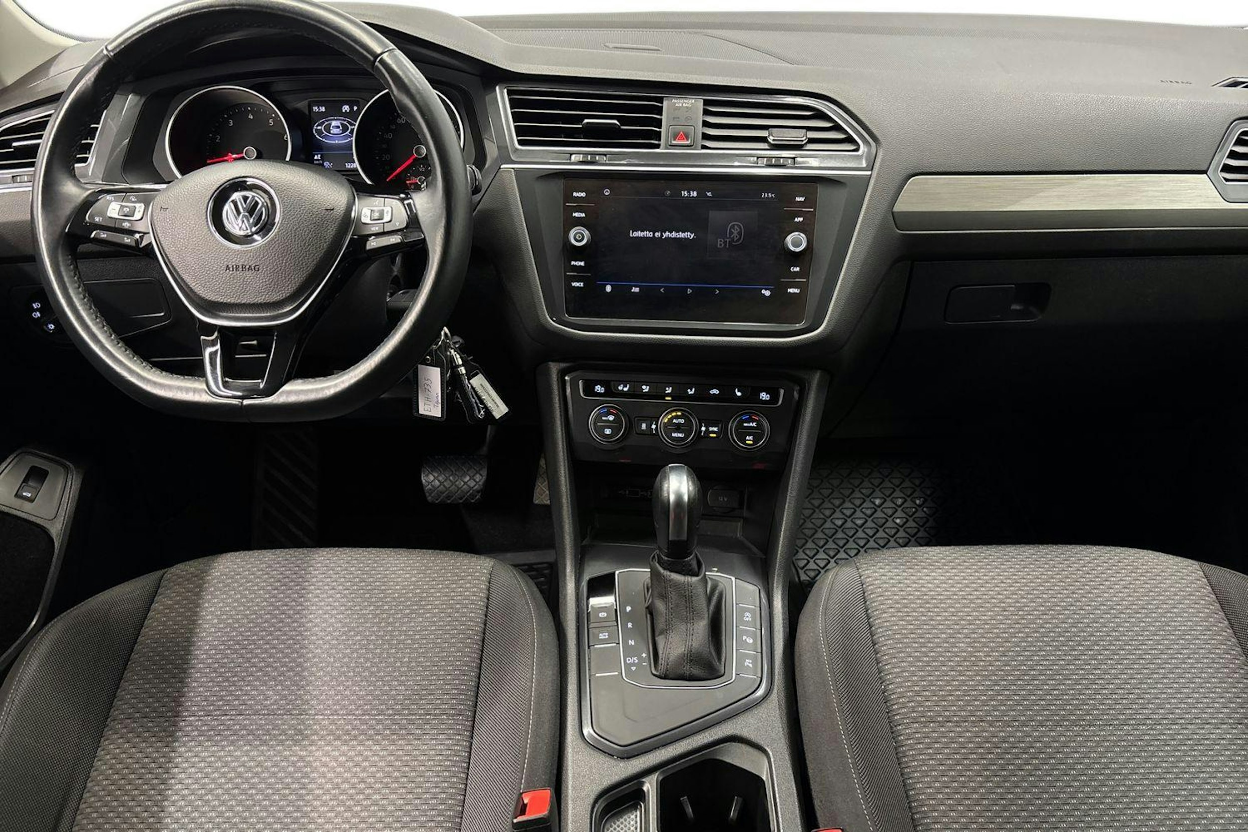 valkoinen Volkswagen Tiguan Allspace 2020 kuva 9.