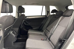 valkoinen Volkswagen Tiguan Allspace 2020 kuva 10.