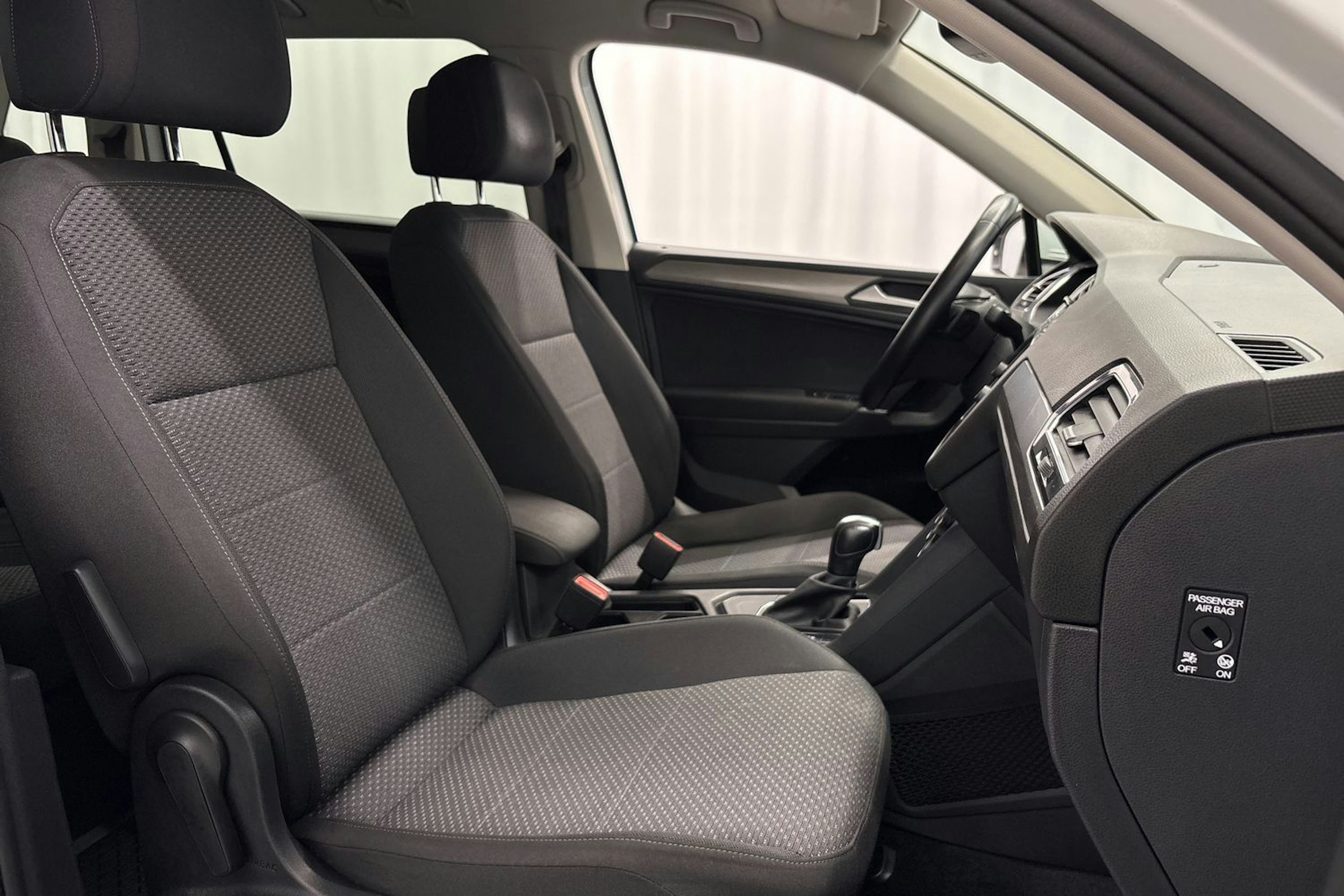 valkoinen Volkswagen Tiguan Allspace 2020 kuva 15.