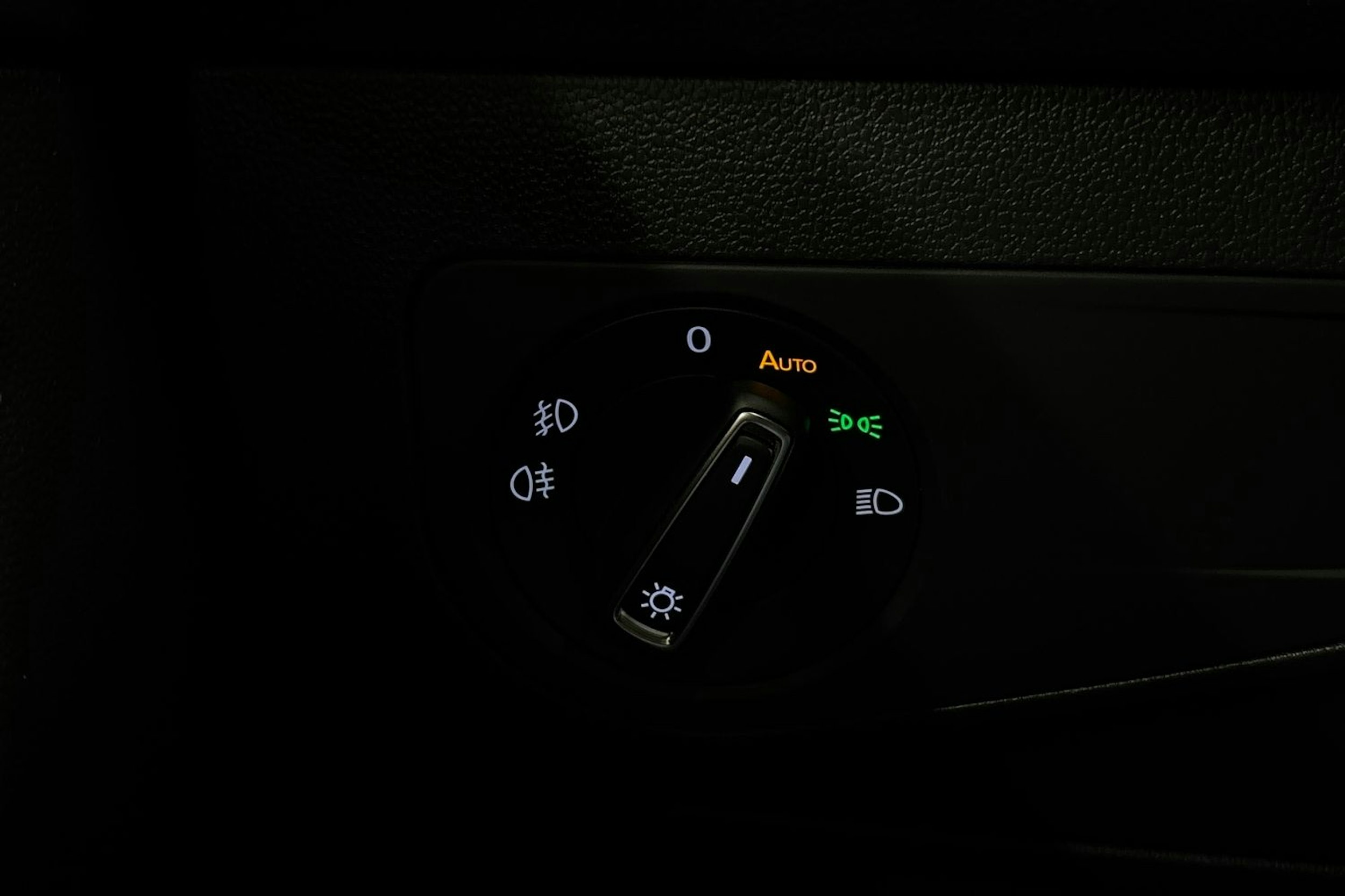valkoinen Volkswagen Tiguan Allspace 2020 kuva 25.