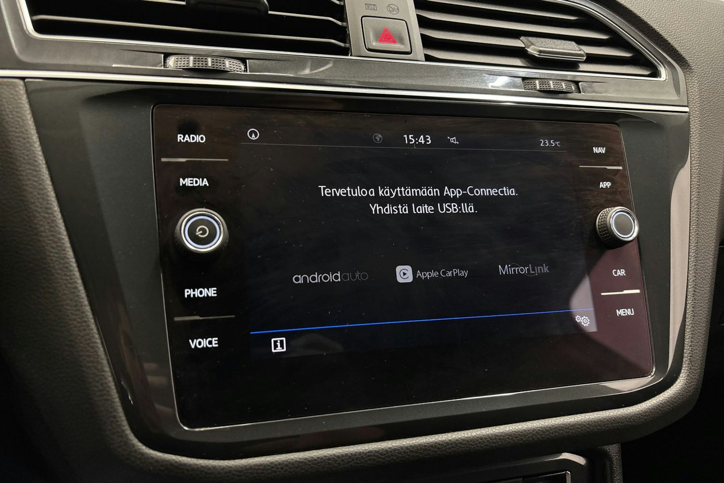 valkoinen Volkswagen Tiguan Allspace 2020 kuva 27.
