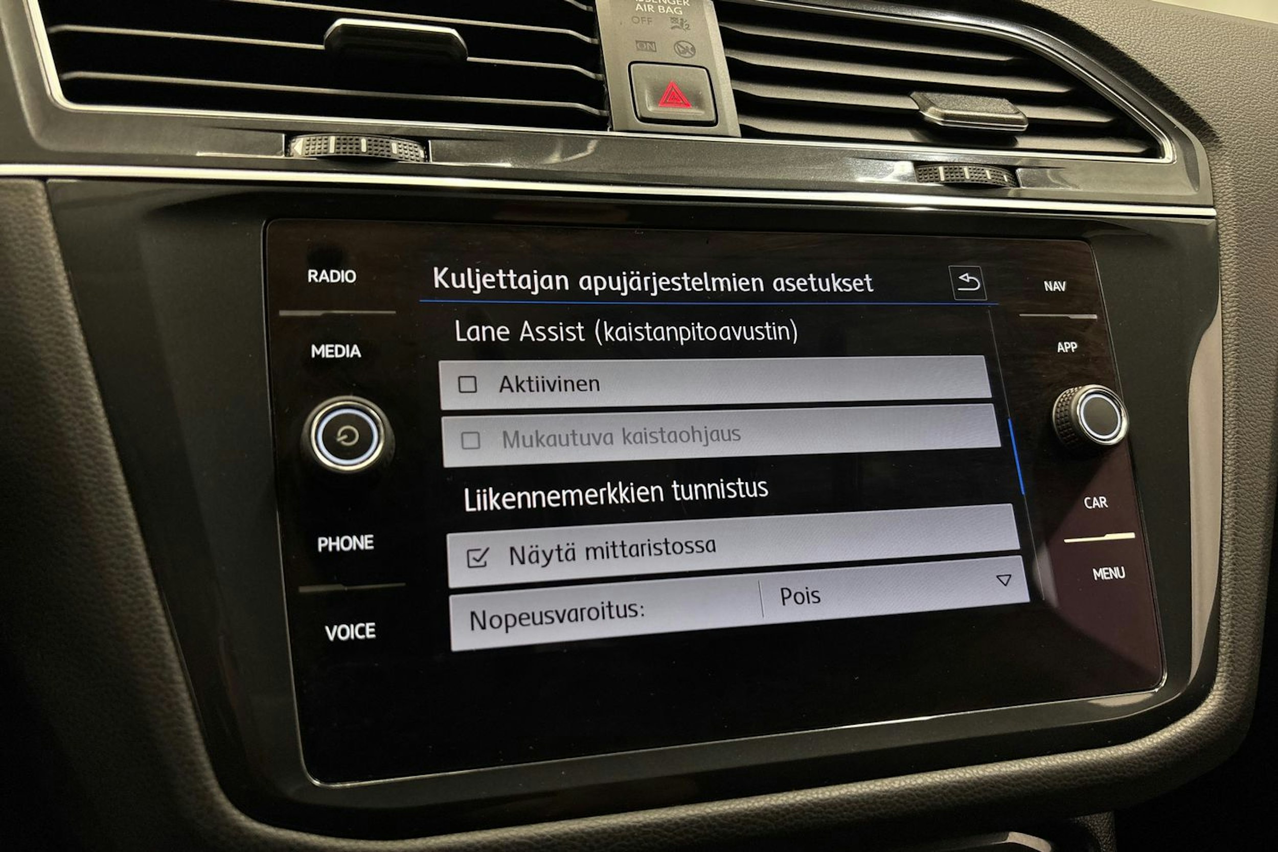 valkoinen Volkswagen Tiguan Allspace 2020 kuva 29.