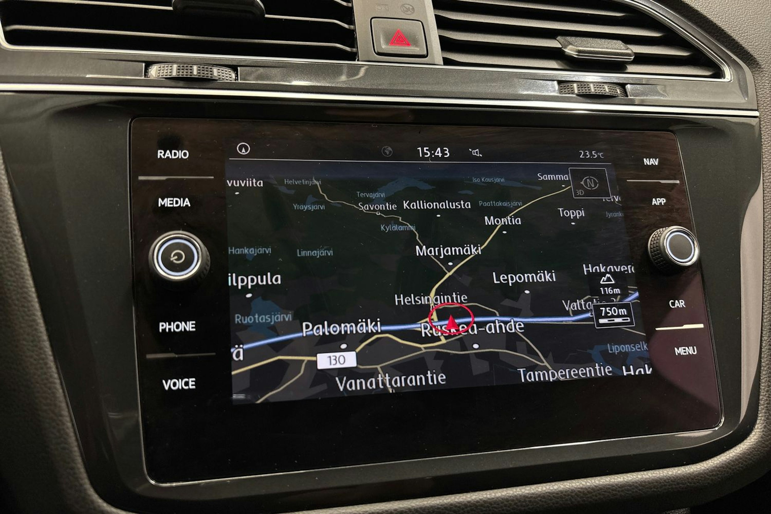 valkoinen Volkswagen Tiguan Allspace 2020 kuva 30.