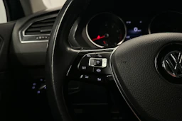 Sininen Volkswagen Tiguan Allspace 2020 kuva 11.
