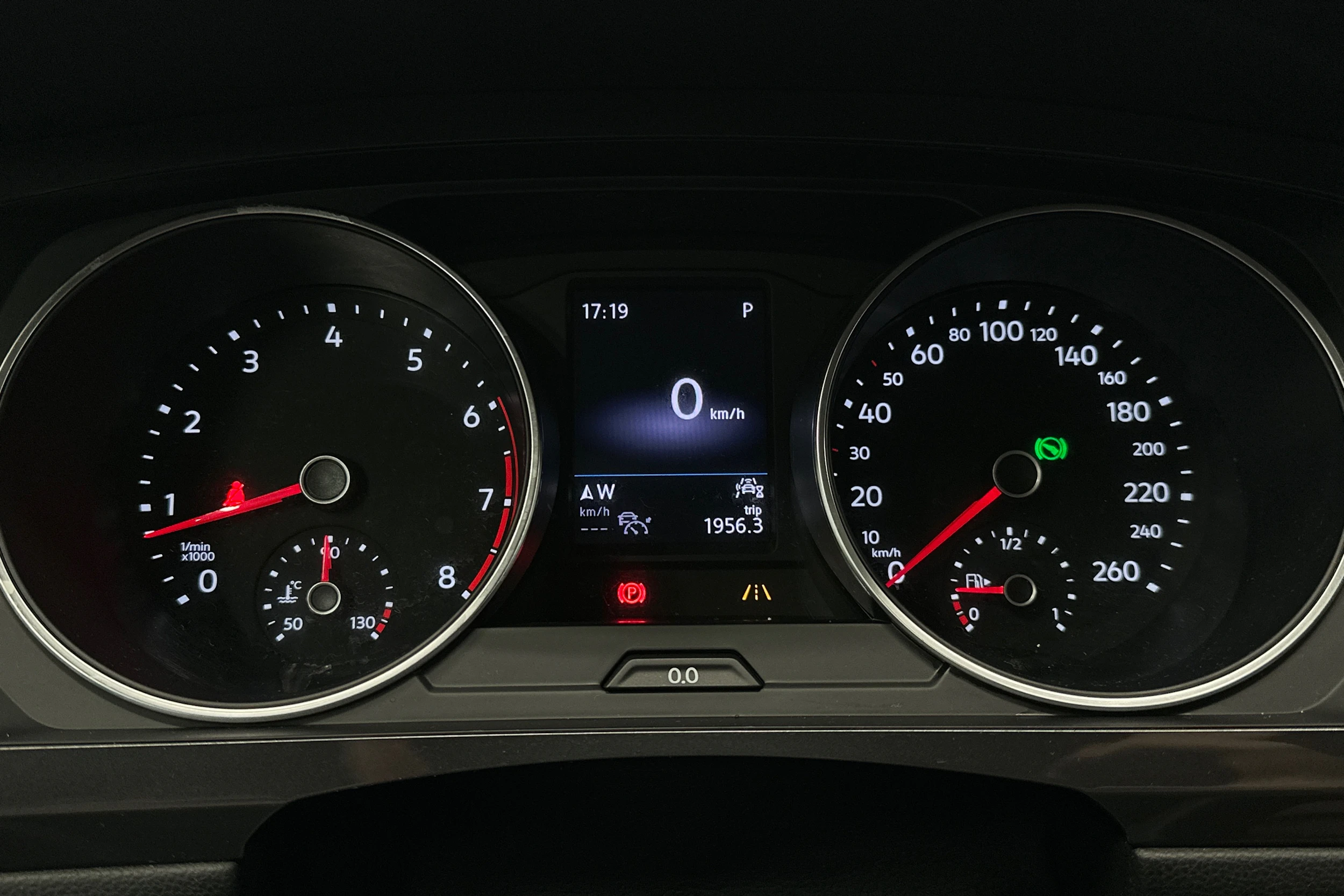 Sininen Volkswagen Tiguan Allspace 2020 kuva 13.