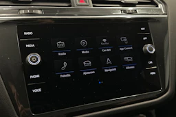 Sininen Volkswagen Tiguan Allspace 2020 kuva 16.