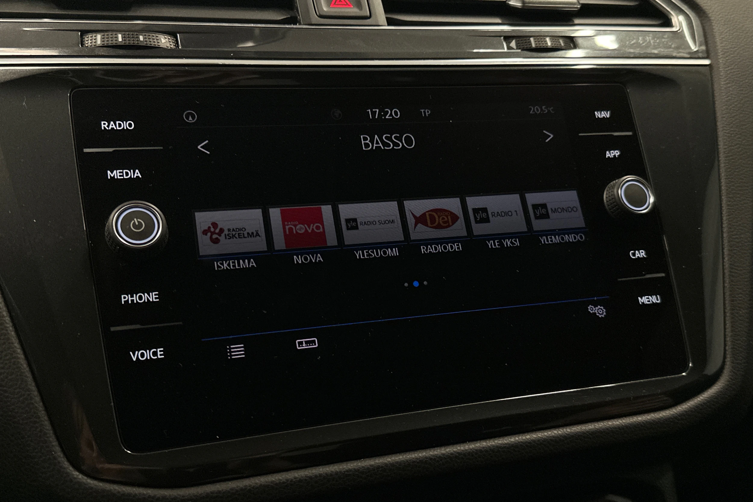 Sininen Volkswagen Tiguan Allspace 2020 kuva 17.