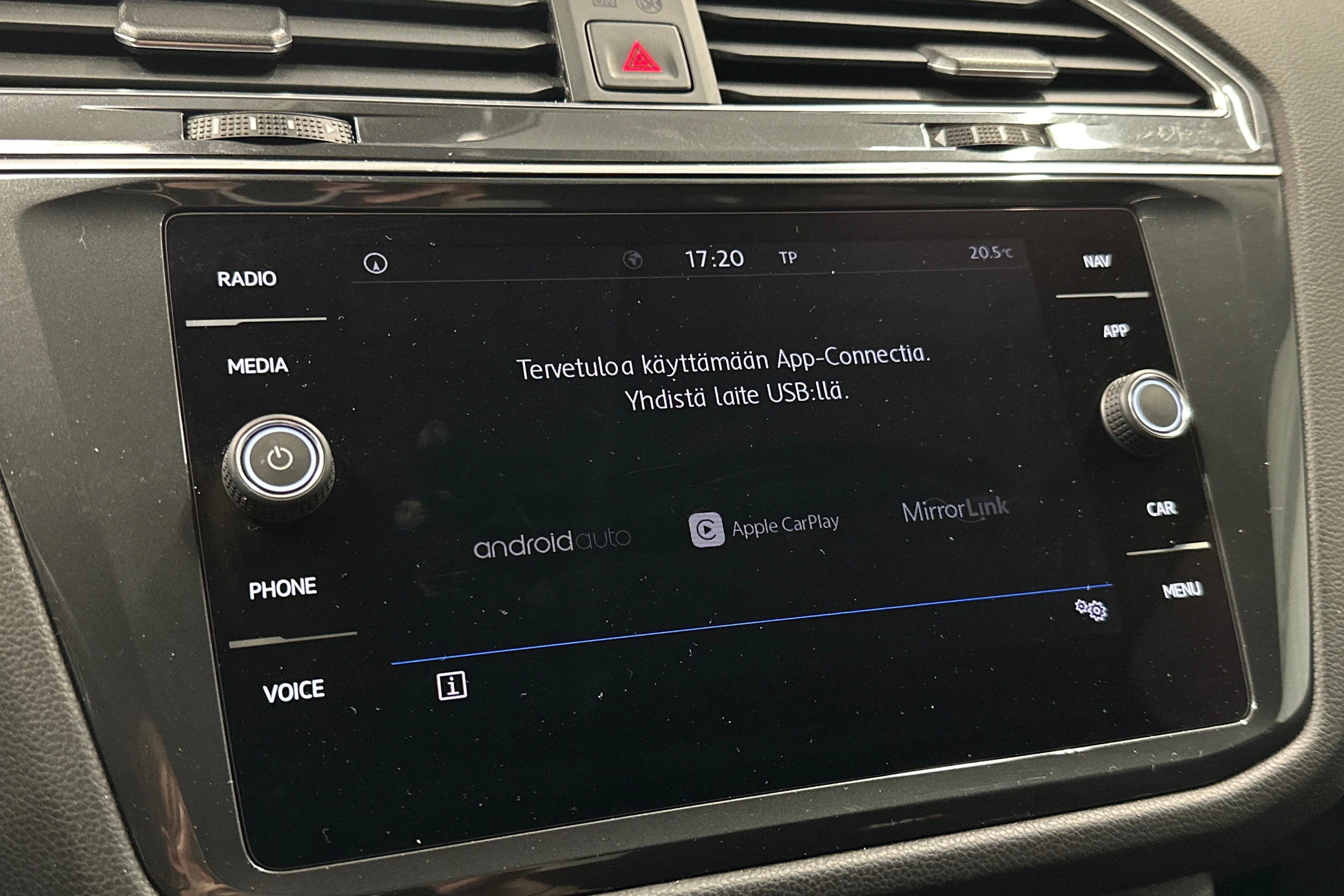 Sininen Volkswagen Tiguan Allspace 2020 kuva 19.