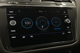 Sininen Volkswagen Tiguan Allspace 2020 kuva 21.