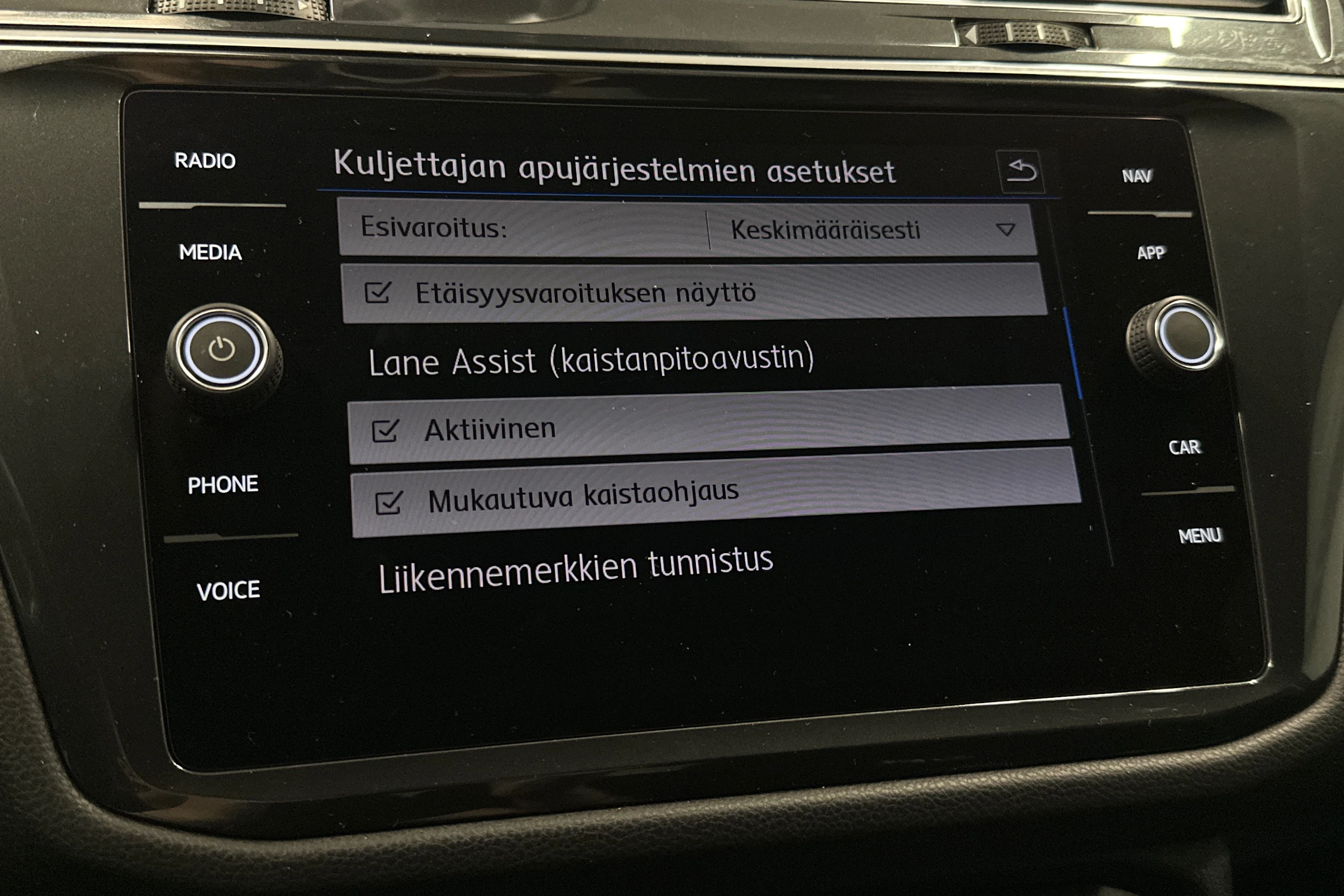 Sininen Volkswagen Tiguan Allspace 2020 kuva 27.