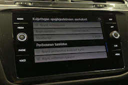 Sininen Volkswagen Tiguan Allspace 2020 kuva 28.