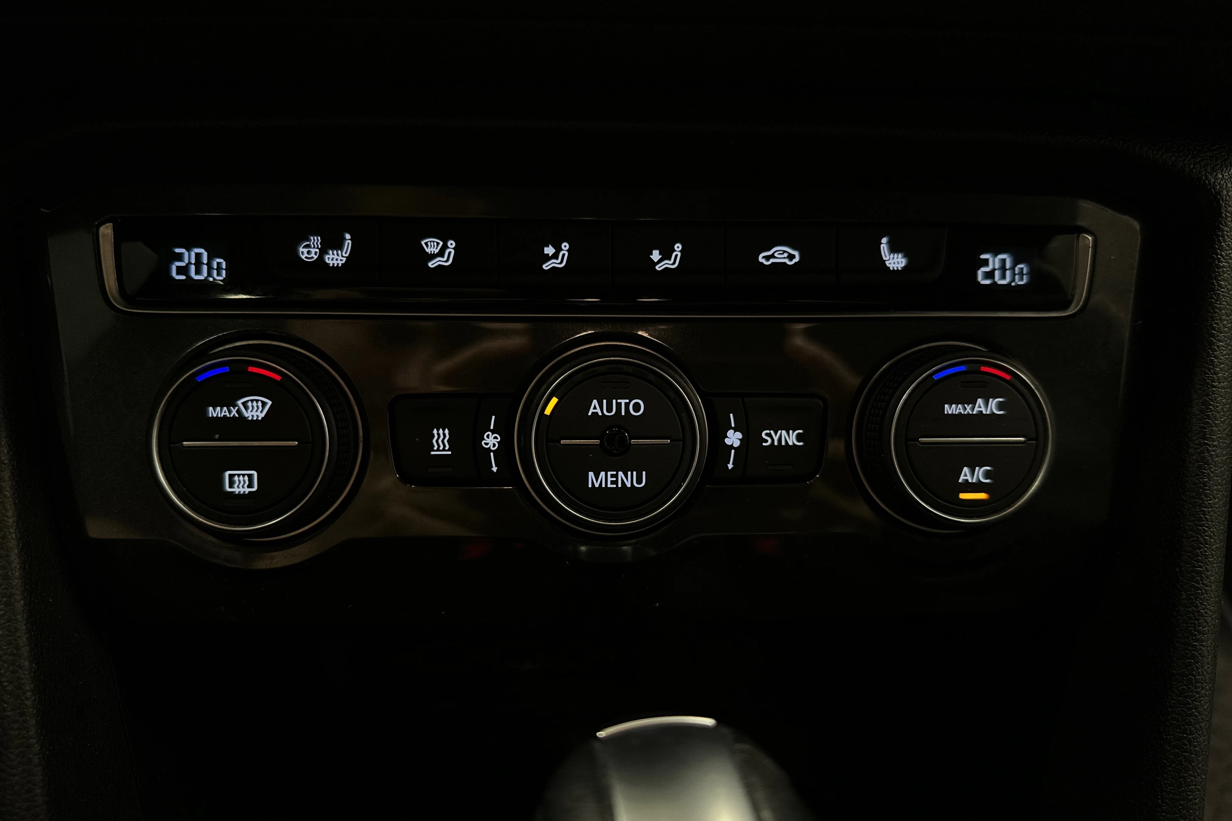 Sininen Volkswagen Tiguan Allspace 2020 kuva 29.