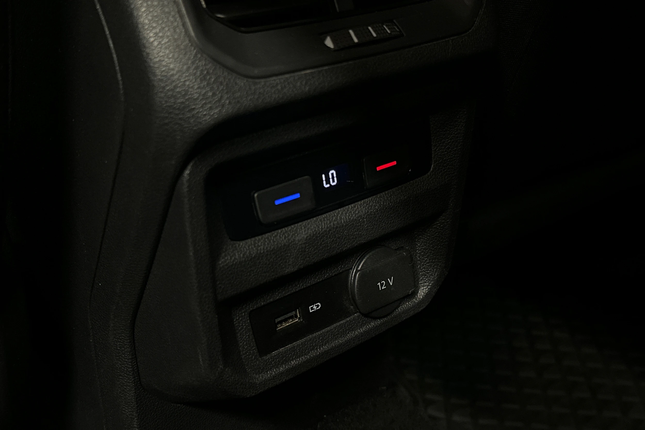 Sininen Volkswagen Tiguan Allspace 2020 kuva 31.