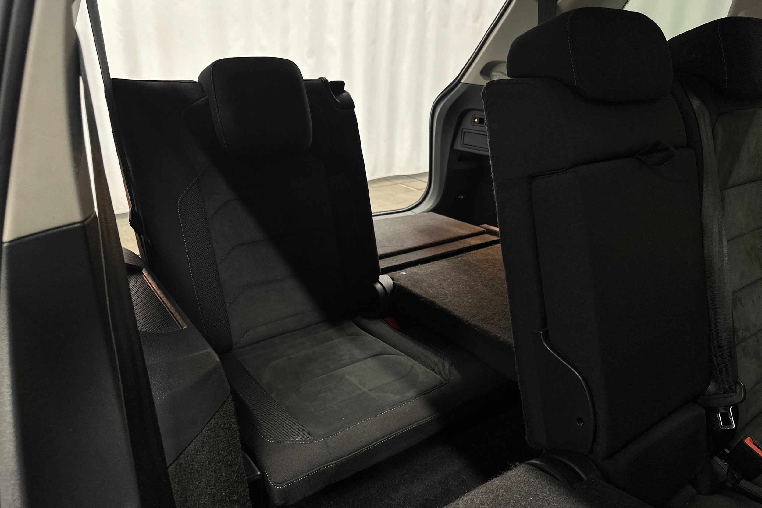 Sininen Volkswagen Tiguan Allspace 2020 kuva 33.