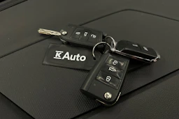 Sininen Volkswagen Tiguan Allspace 2020 kuva 37.