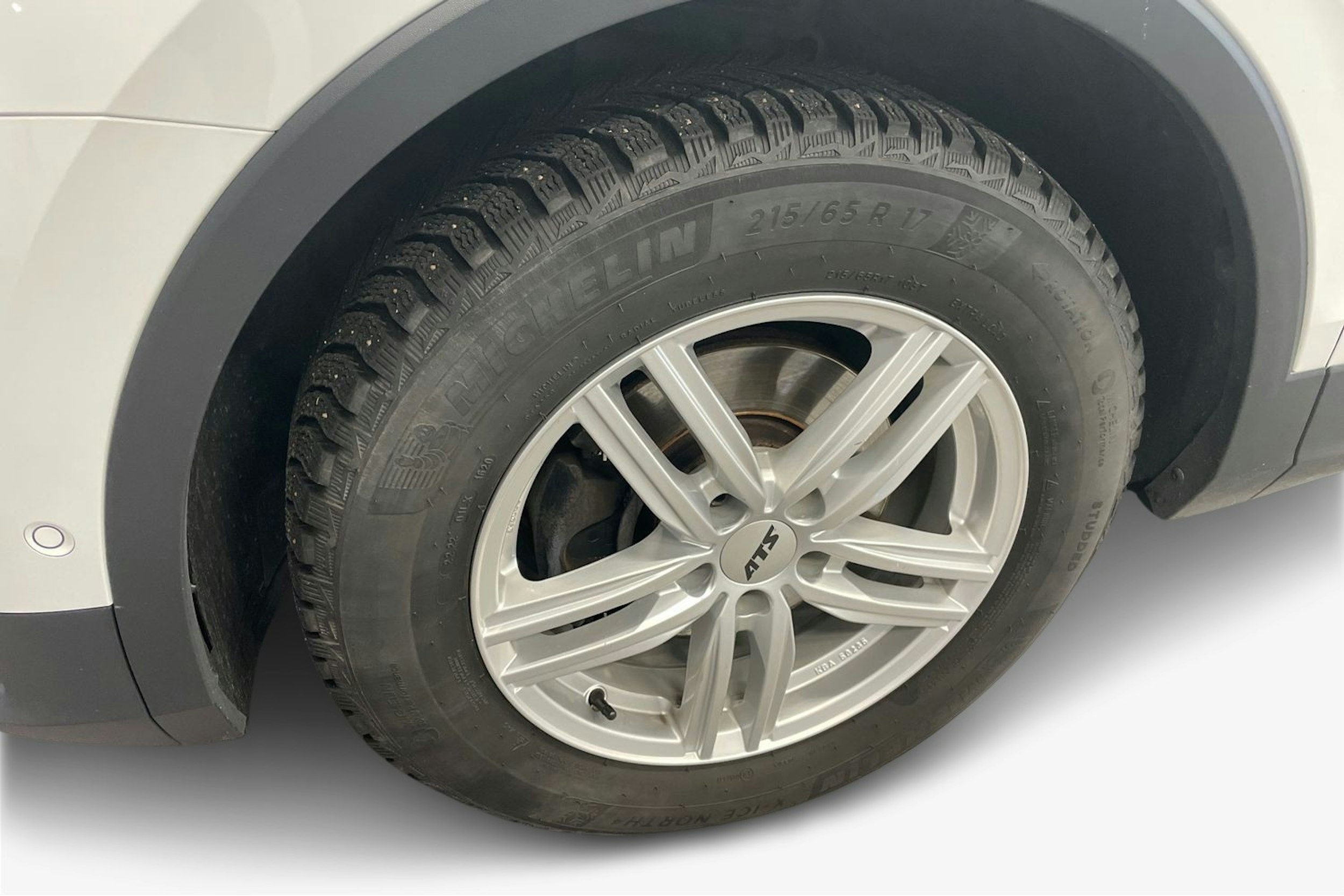 Valkoinen Volkswagen Tiguan Allspace 2020 kuva 9.