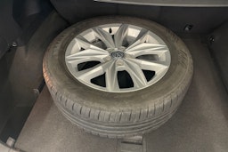 Valkoinen Volkswagen Tiguan Allspace 2020 kuva 10.