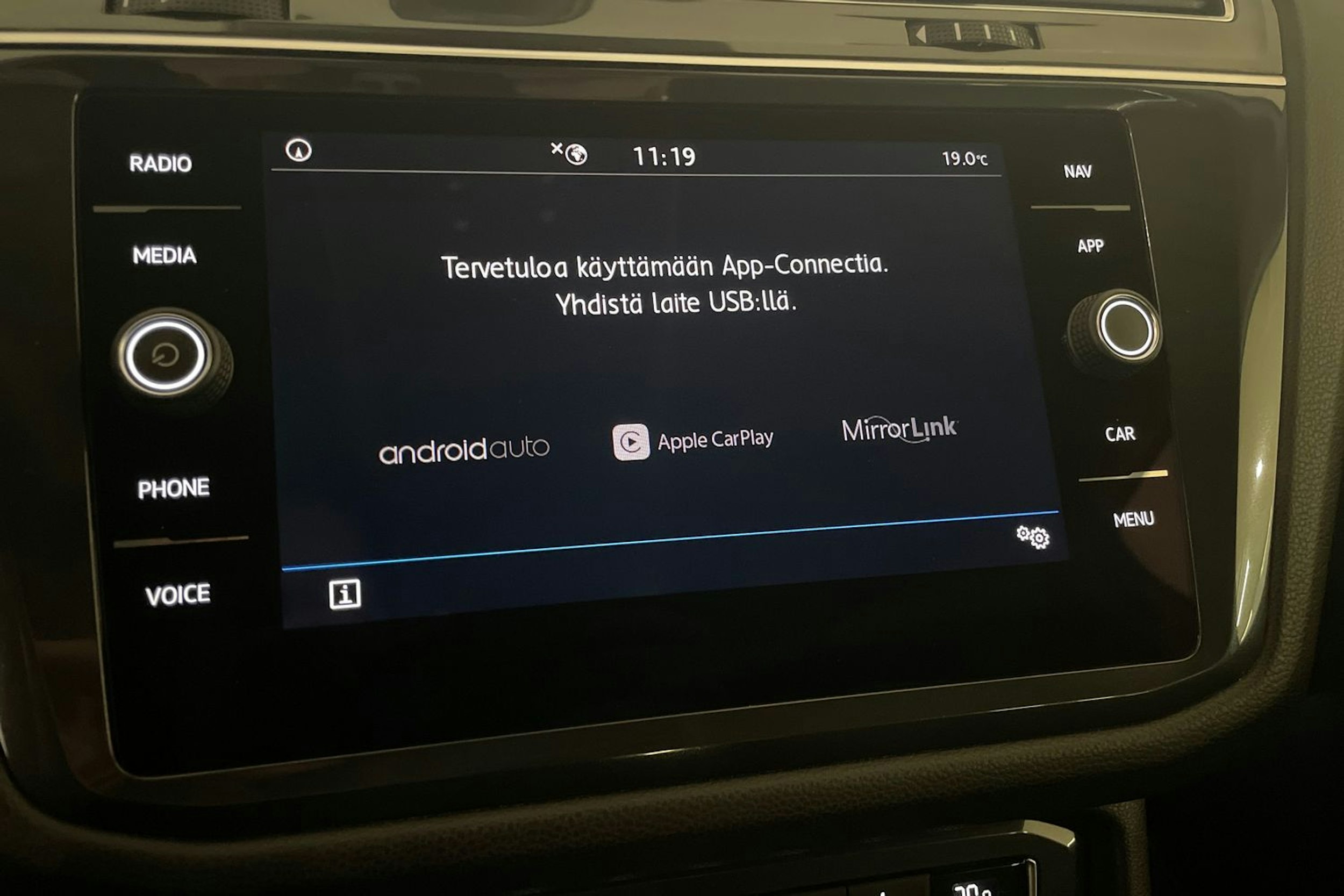 Valkoinen Volkswagen Tiguan Allspace 2020 kuva 12.