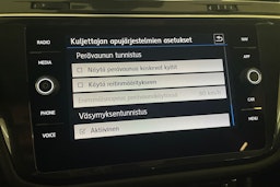 Valkoinen Volkswagen Tiguan Allspace 2020 kuva 15.