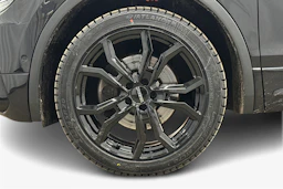 musta Volkswagen Tiguan Allspace 2021 kuva 9.